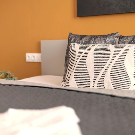 Exclusive Central 3Bedrm Stylish Residence By Prestige Homes Budapest Exterior foto