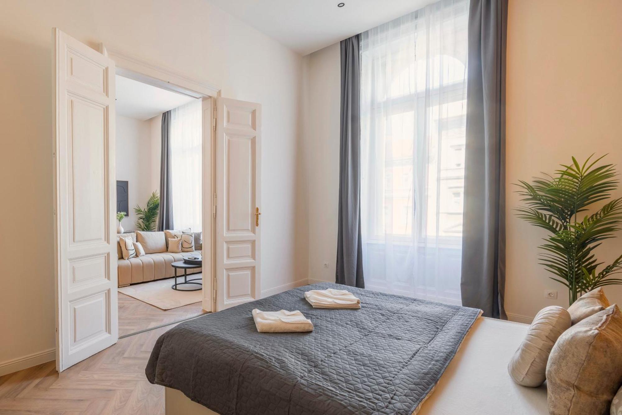 Exclusive Central 3Bedrm Stylish Residence By Prestige Homes Budapest Exterior foto